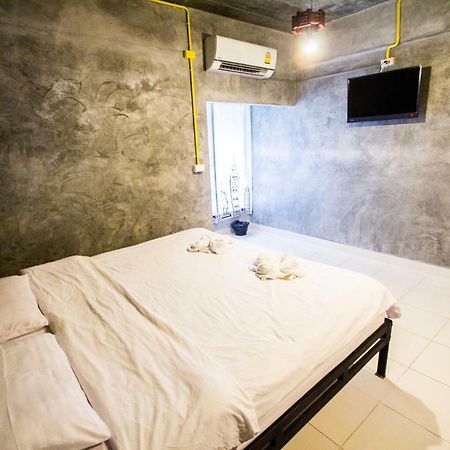 The Sky Loft Hotel Pathum Thani Esterno foto