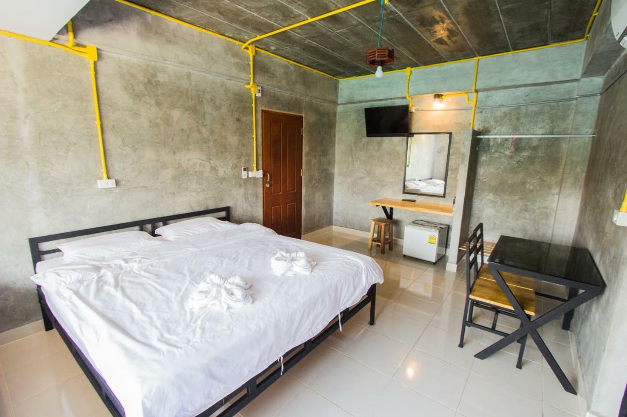 The Sky Loft Hotel Pathum Thani Esterno foto