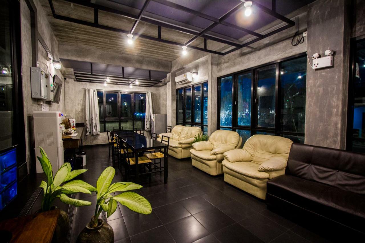 The Sky Loft Hotel Pathum Thani Esterno foto