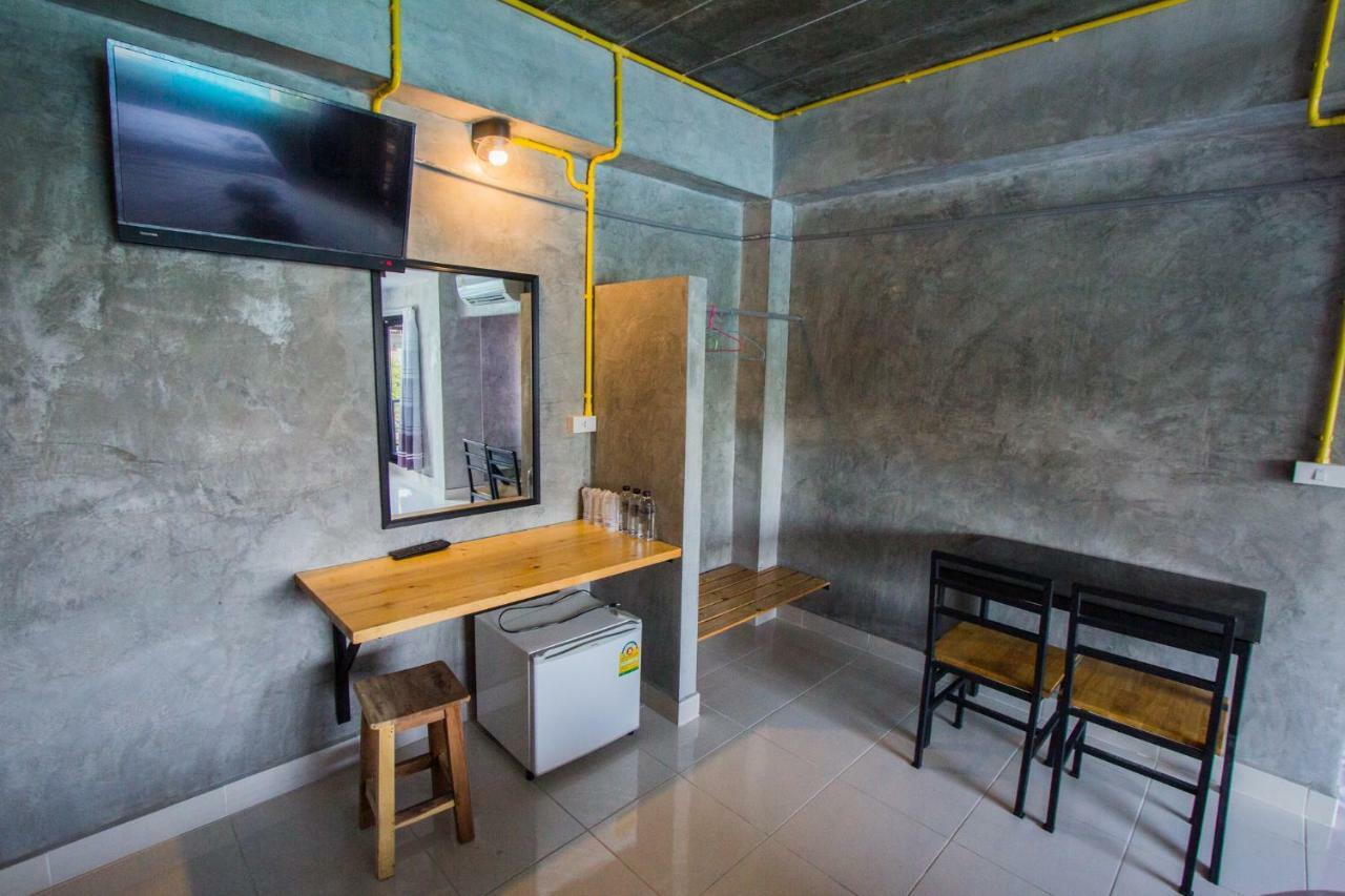 The Sky Loft Hotel Pathum Thani Esterno foto