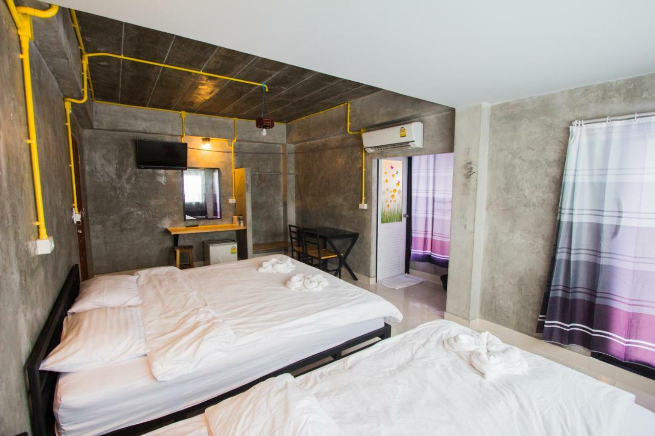 The Sky Loft Hotel Pathum Thani Esterno foto