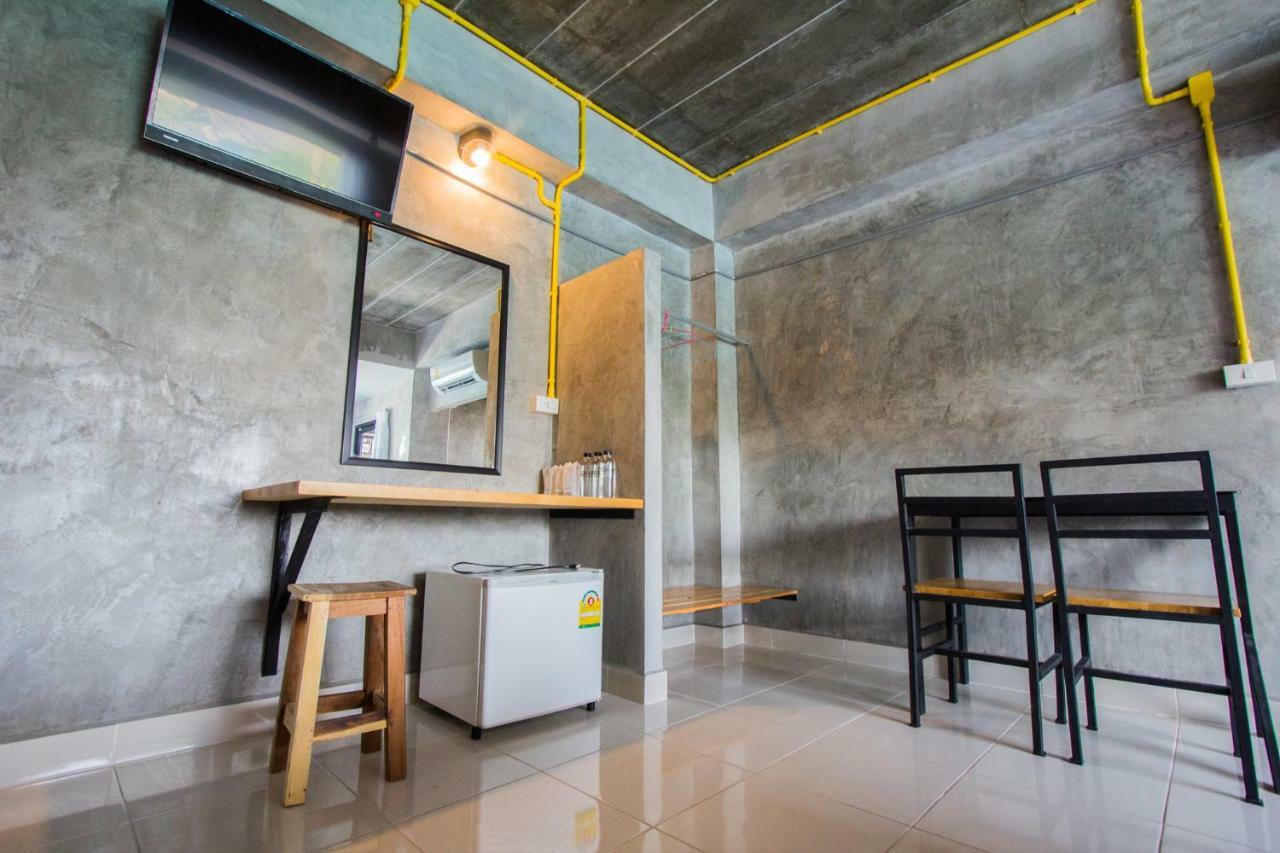 The Sky Loft Hotel Pathum Thani Esterno foto